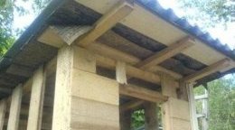 Устройство крыши и обшивка стен дачного туалета